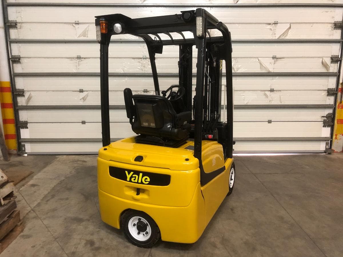 Empilhador Elétrico Yale 1600kg — imagem 3