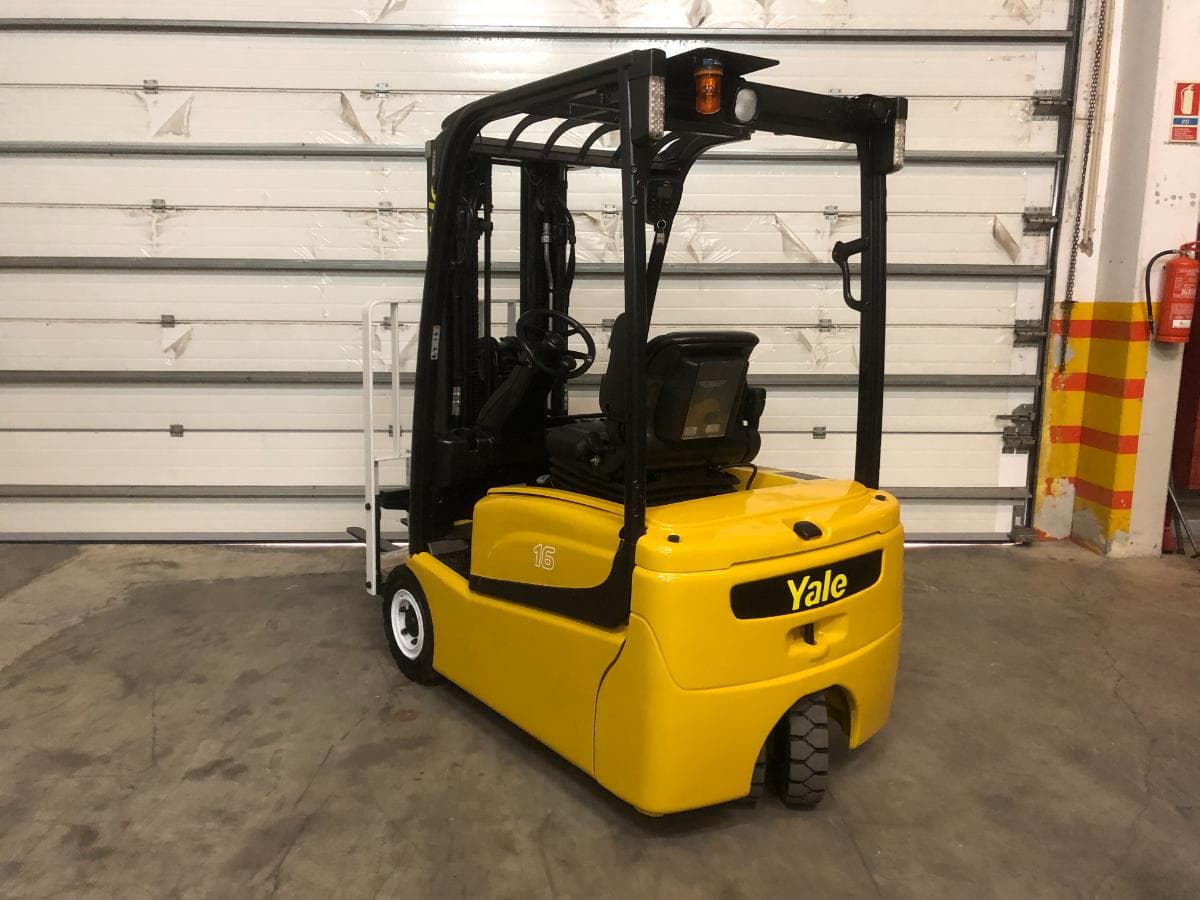 Empilhador Elétrico Yale 1600kg — imagem 4