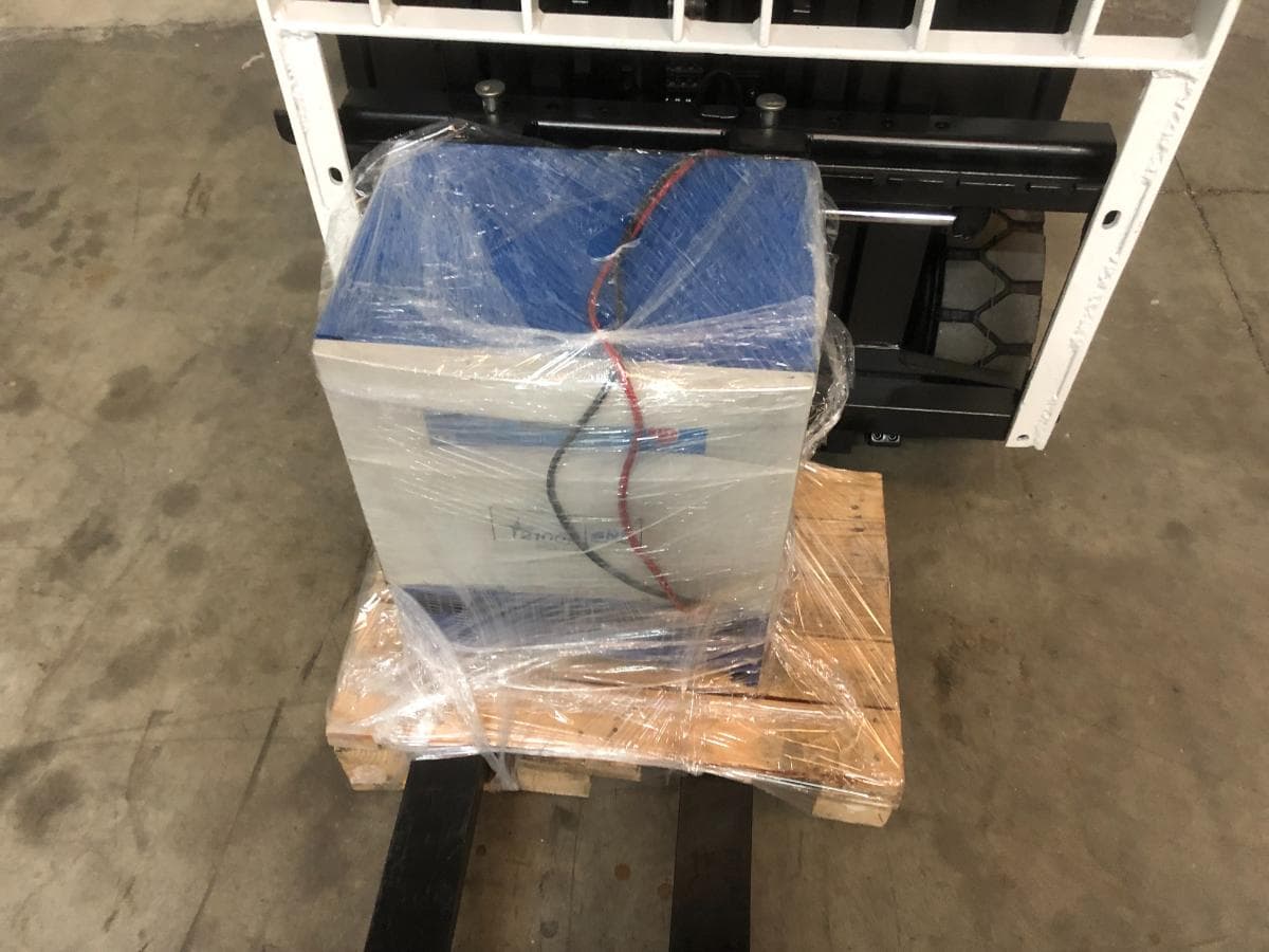 Empilhador Elétrico Yale 1600kg — imagem 13