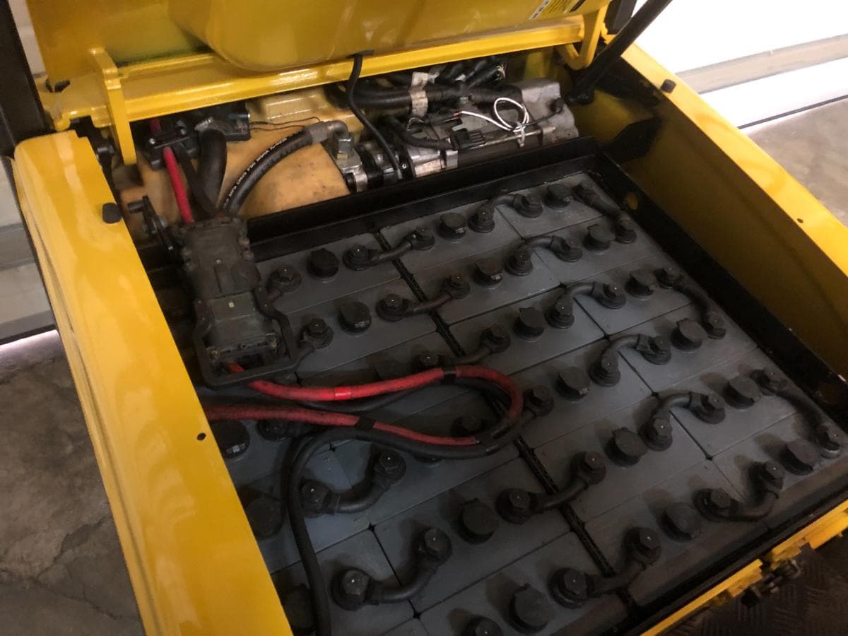 Empilhador Elétrico Yale 1600kg — imagem 15