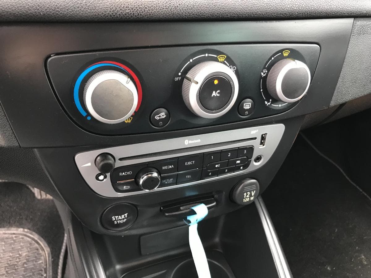 Renault Mégane 1.5 DCI · Ano 2013 — imagem 17
