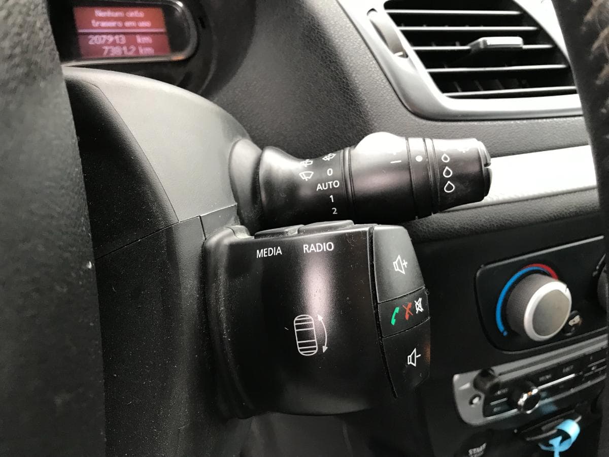 Renault Mégane 1.5 DCI · Ano 2013 — imagem 23