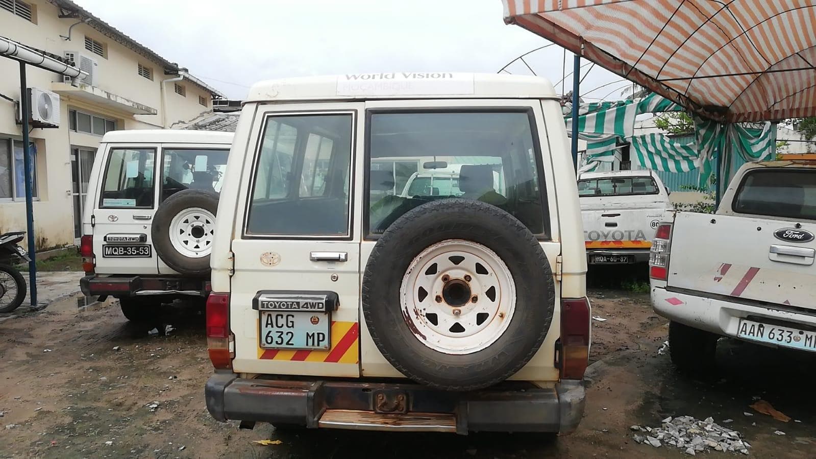 Toyota Land Cruiser Hard Top · — image 6