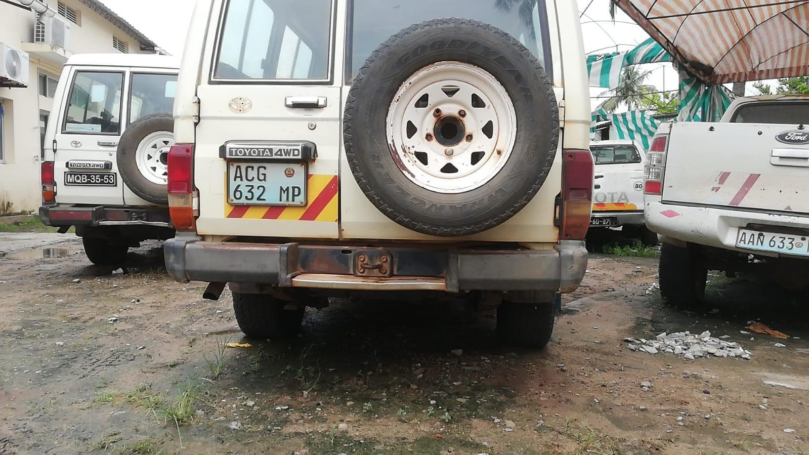 Toyota Land Cruiser Hard Top · — image 7