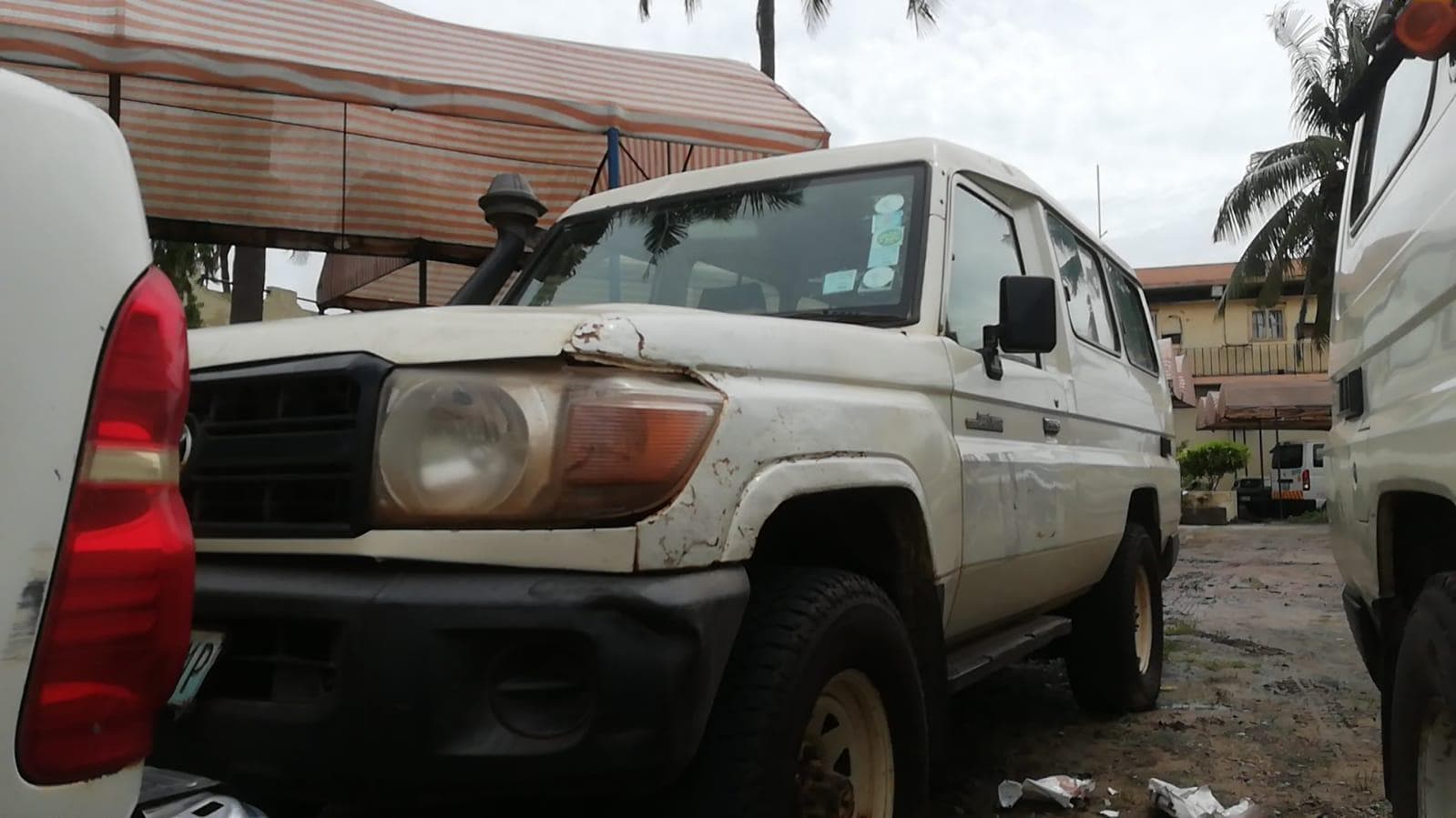 Toyota Land Cruiser Hard Top · — image 2
