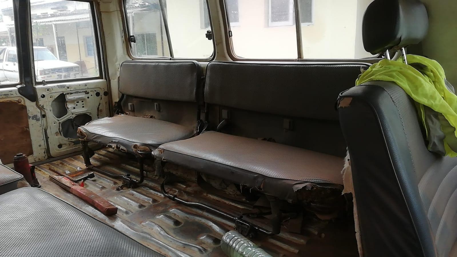 Toyota Land Cruiser Hard Top · — image 16