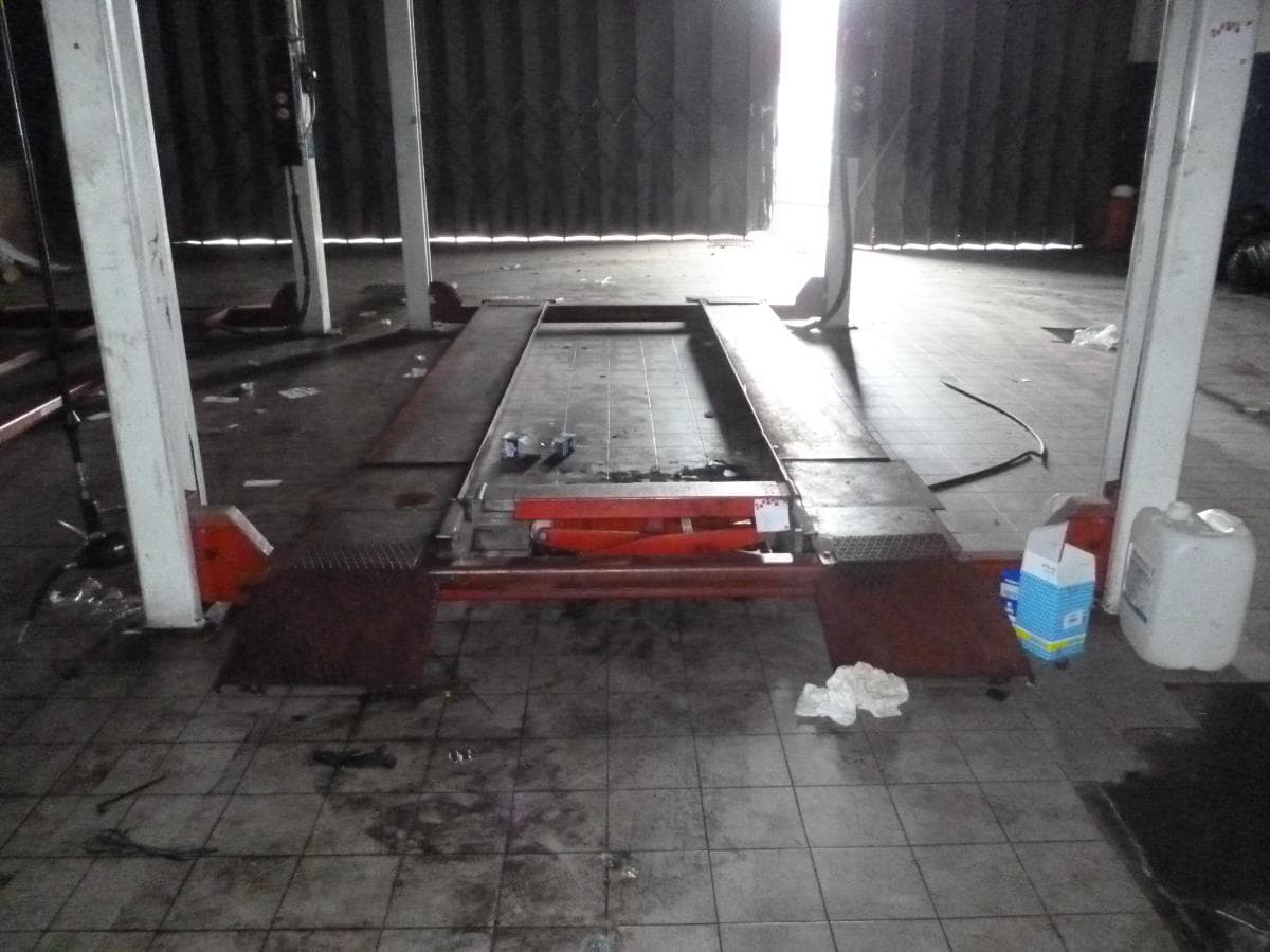 Estação de Serviço (Posto SCAM) · Posto de Combustível · Loja de Conveniência · Santo Tirso — imagen 19