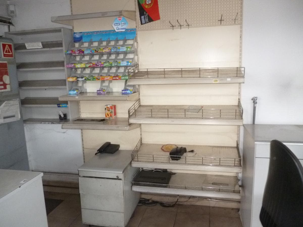 Estação de Serviço (Posto SCAM) · Posto de Combustível · Loja de Conveniência · Santo Tirso — imagen 37