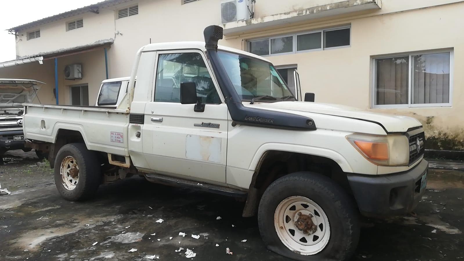 Toyota Land Cruiser Pick Up · — image 6