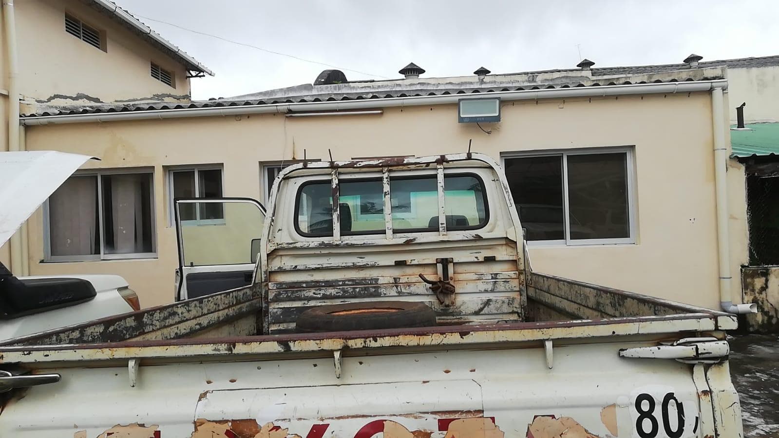 Toyota Land Cruiser Pick Up · — image 13