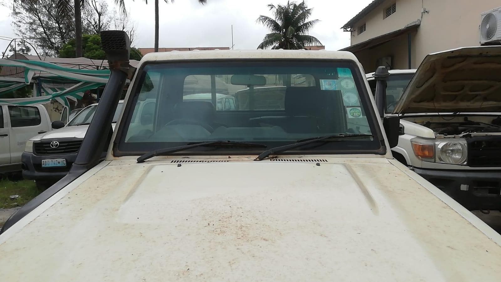 Toyota Land Cruiser Pick Up · — image 11