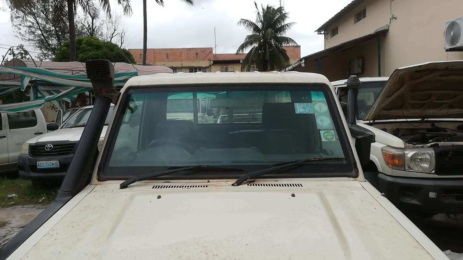 Toyota Land Cruiser Pick Up · — image 15