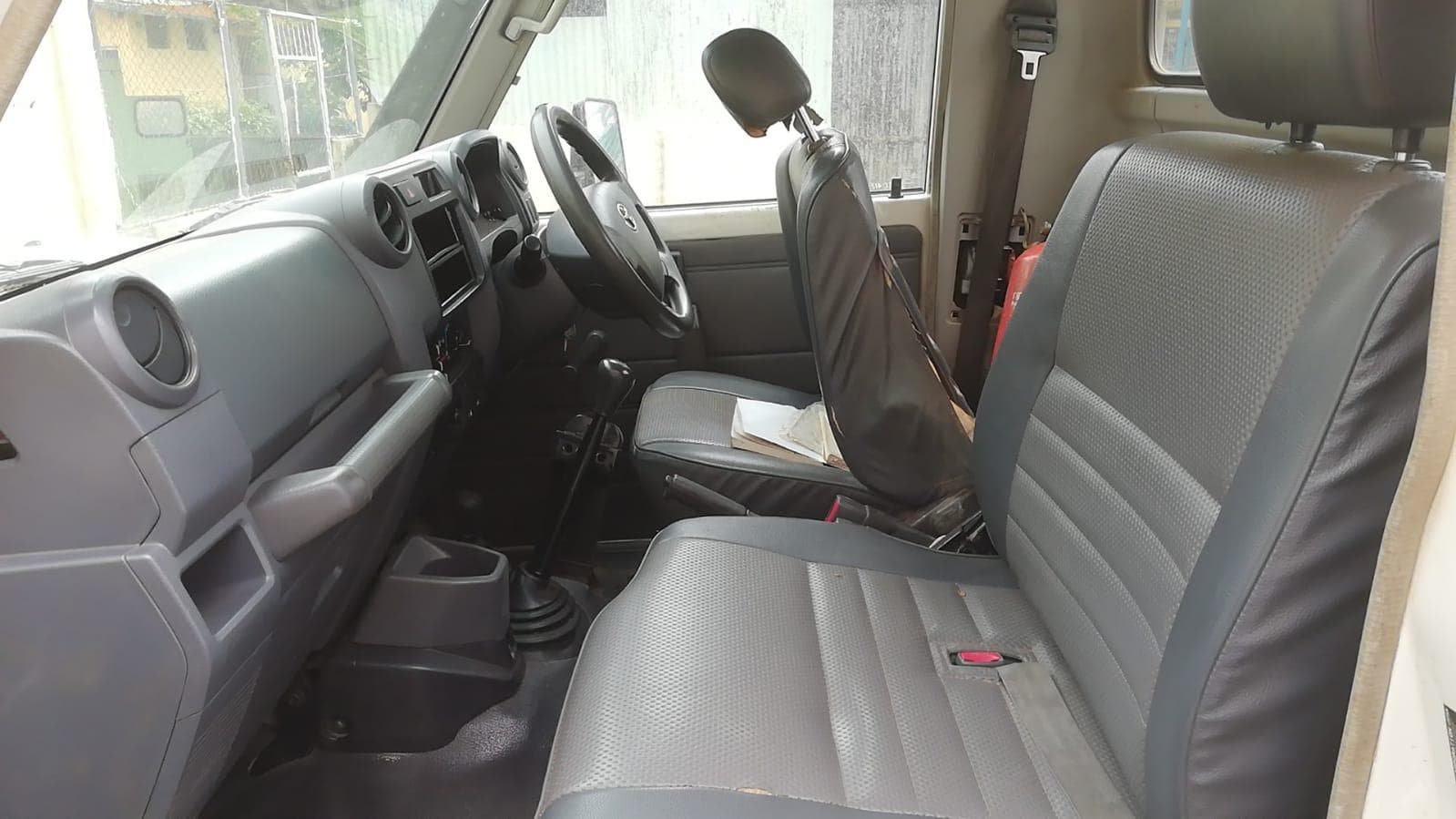 Toyota Land Cruiser Pick Up · — image 18