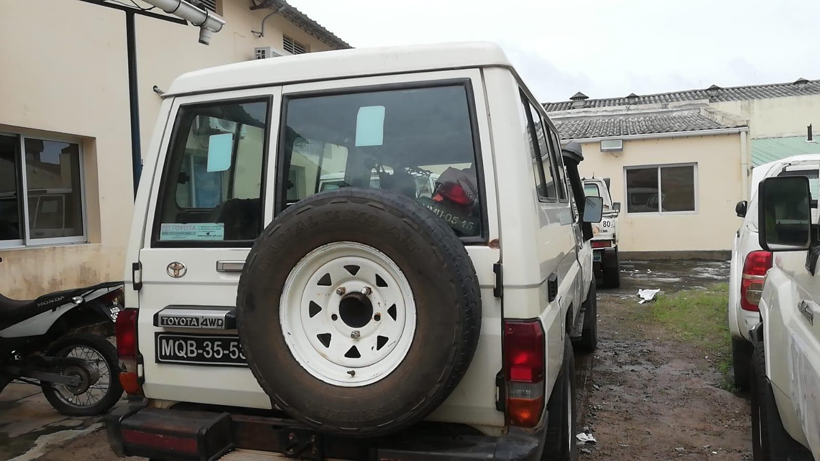 Toyota Land Cruiser Hard Top · — imagen 8