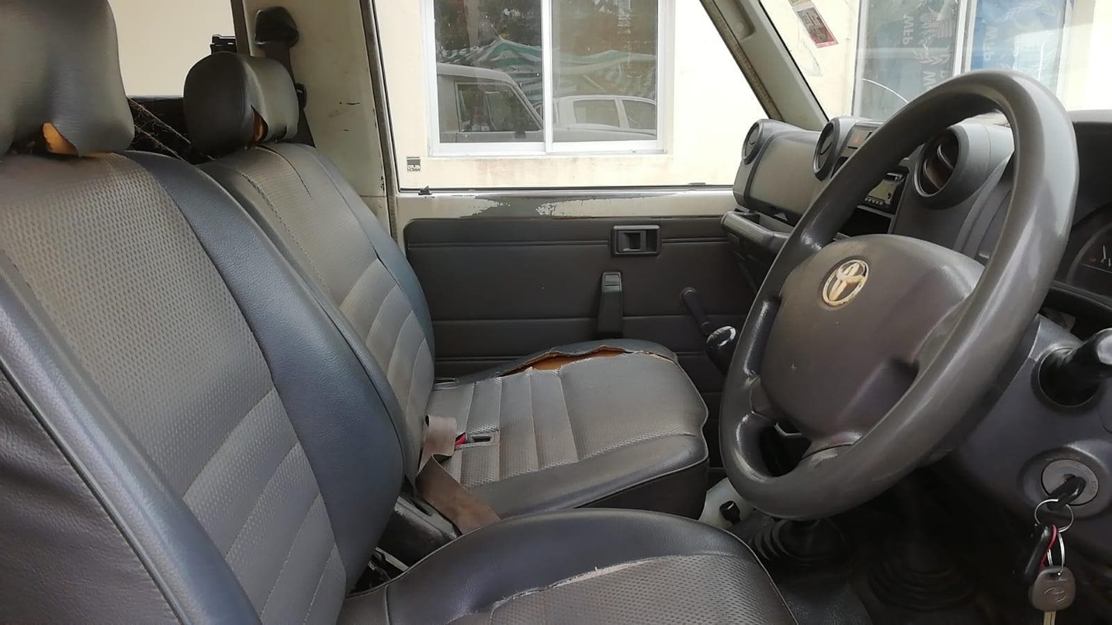 Toyota Land Cruiser Hard Top · — imagen 10