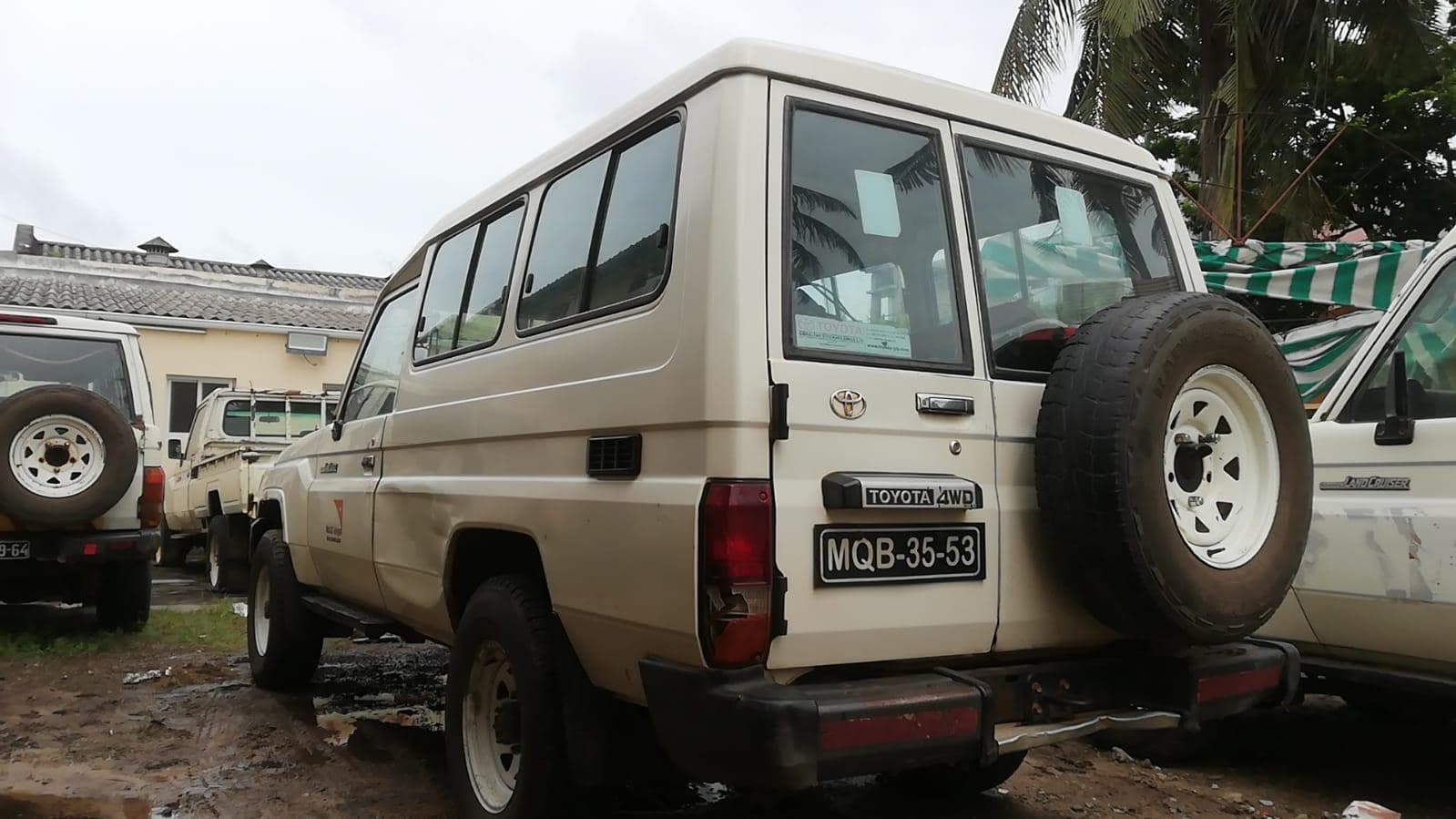 Toyota Land Cruiser Hard Top · — imagen 12