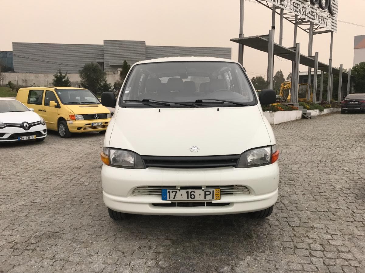 Toyota Hiace 2.4D · Ano 2000 — imagem 2