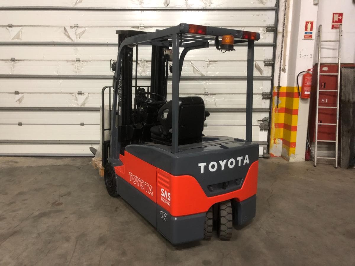 Empilhador Elétrico Toyota 1600 KG — imagen 3