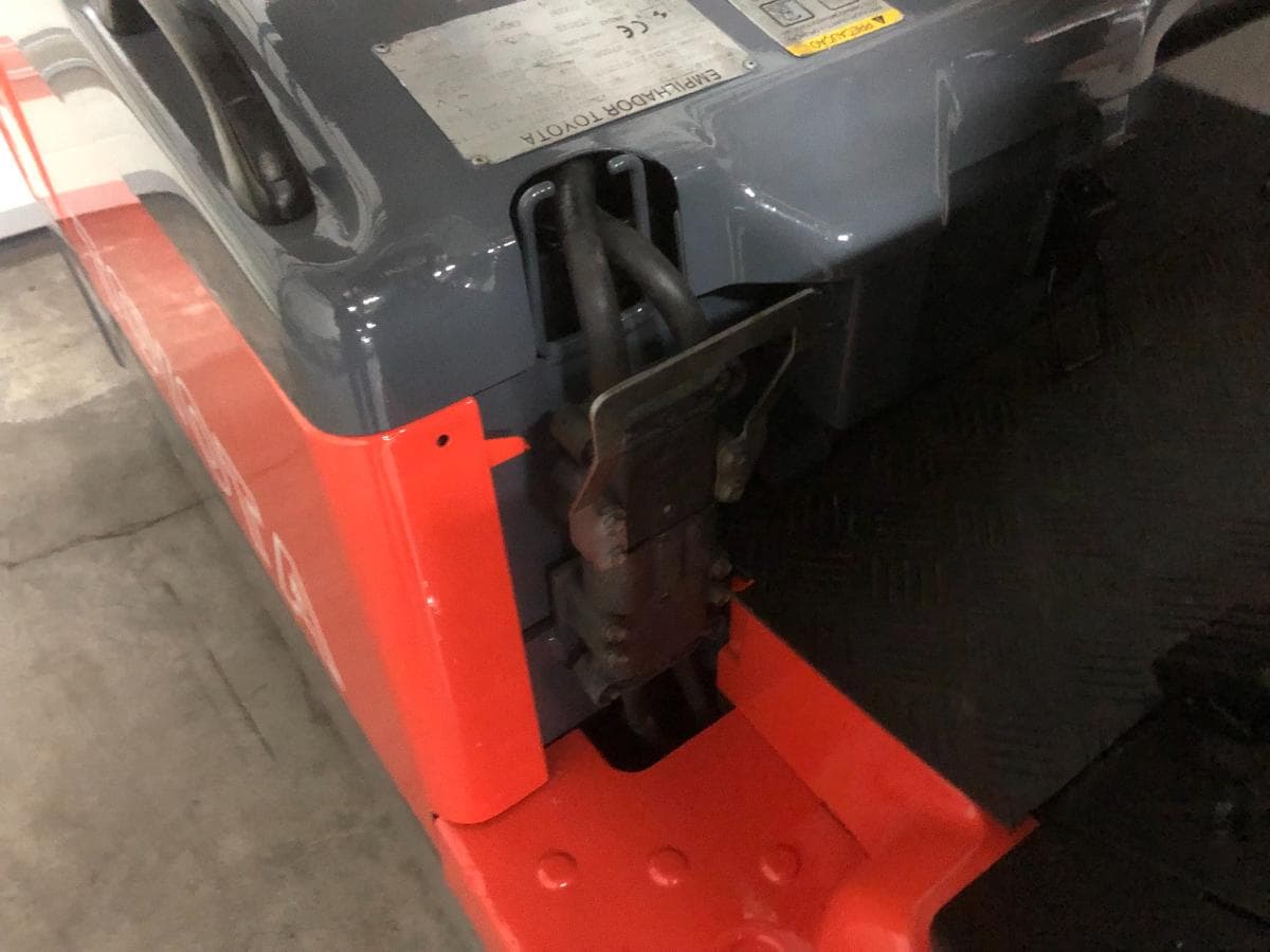Empilhador Elétrico Toyota 1600 KG — imagen 15
