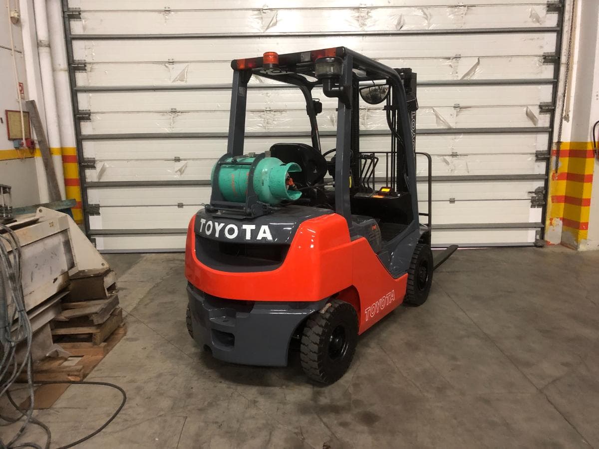 Empilhador Toyota 2500 KG · Gás — imagen 3