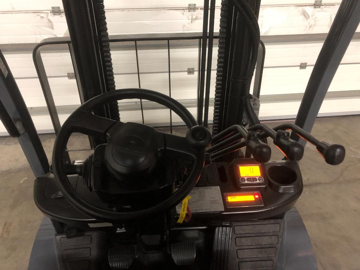 Empilhador Toyota 2500 KG · Gás — imagen 6