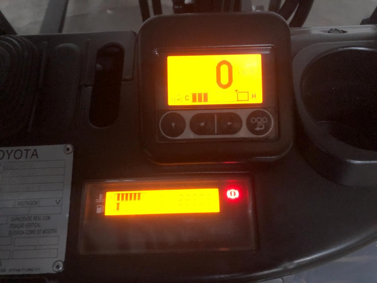 Empilhador Toyota 2500 KG · Gás — imagen 11