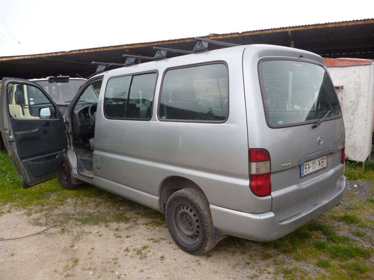 TOYOTA HIACE — imagem 2