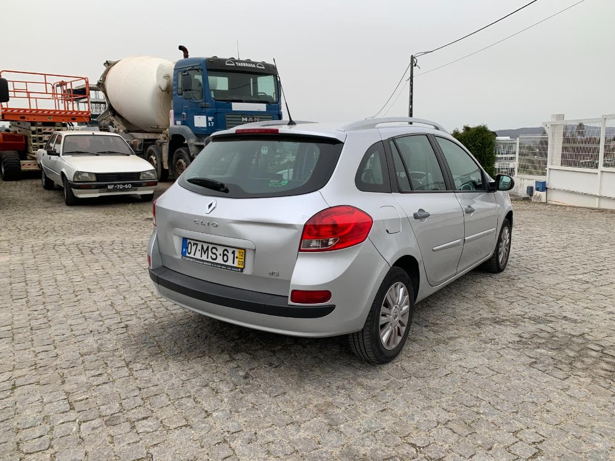 Renault Clio 1.5 DCI · Ano 2012 — imagem 6