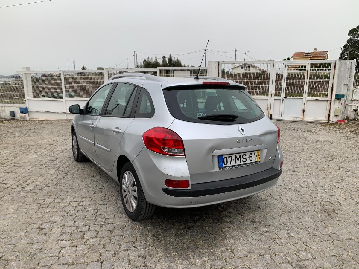 Renault Clio 1.5 DCI · Ano 2012 — imagem 9