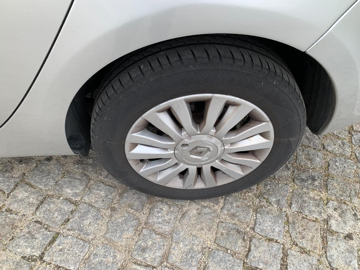 Renault Clio 1.5 DCI · Ano 2012 — imagem 14