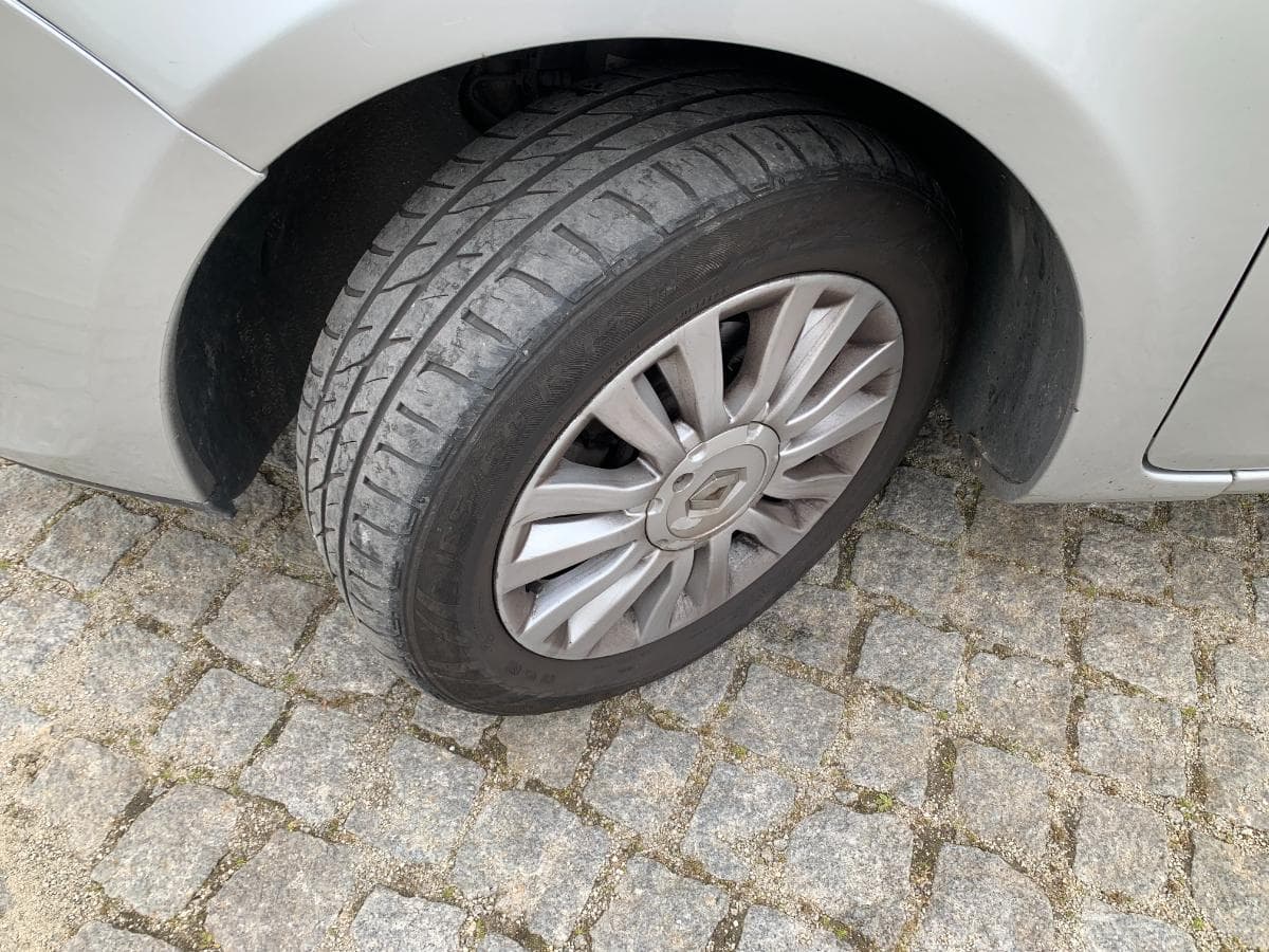 Renault Clio 1.5 DCI · Ano 2012 — imagem 13