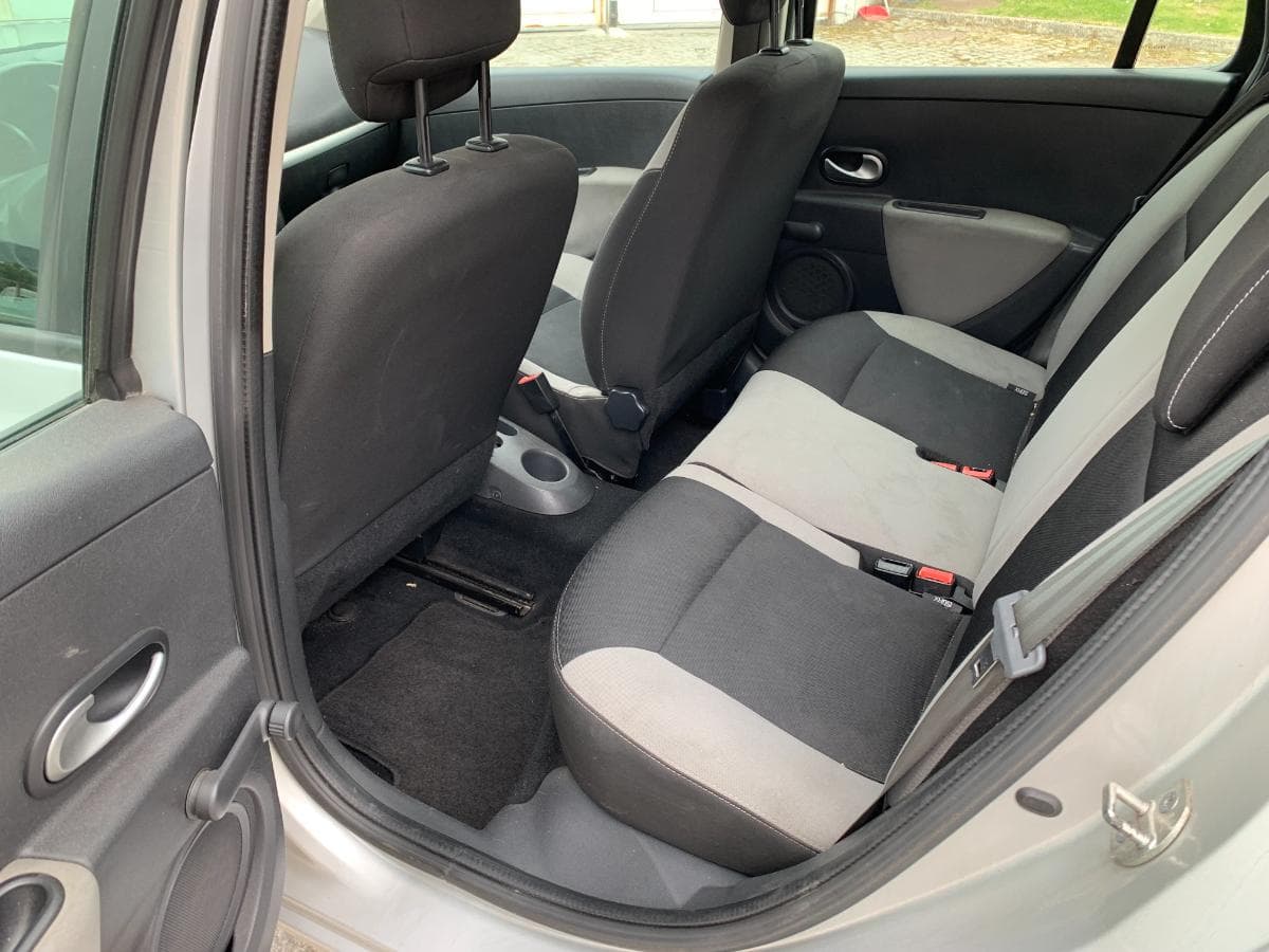 Renault Clio 1.5 DCI · Ano 2012 — imagem 16