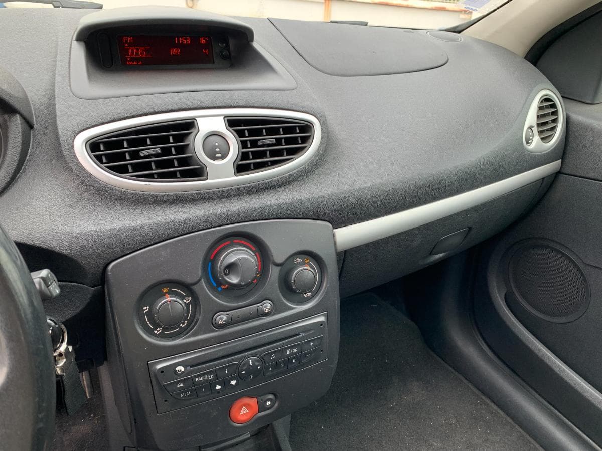 Renault Clio 1.5 DCI · Ano 2012 — imagem 19