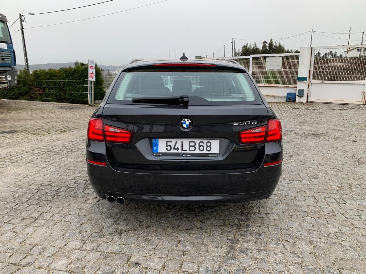 BMW 530D Touring · Ano 2010 — imagem 5