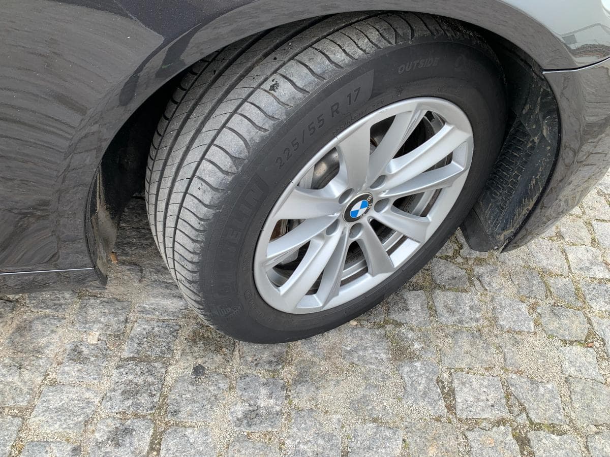 BMW 530D Touring · Ano 2010 — imagem 12