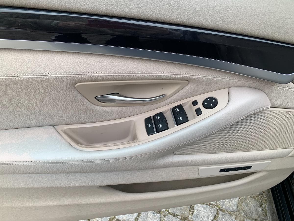 BMW 530D Touring · Ano 2010 — imagem 20