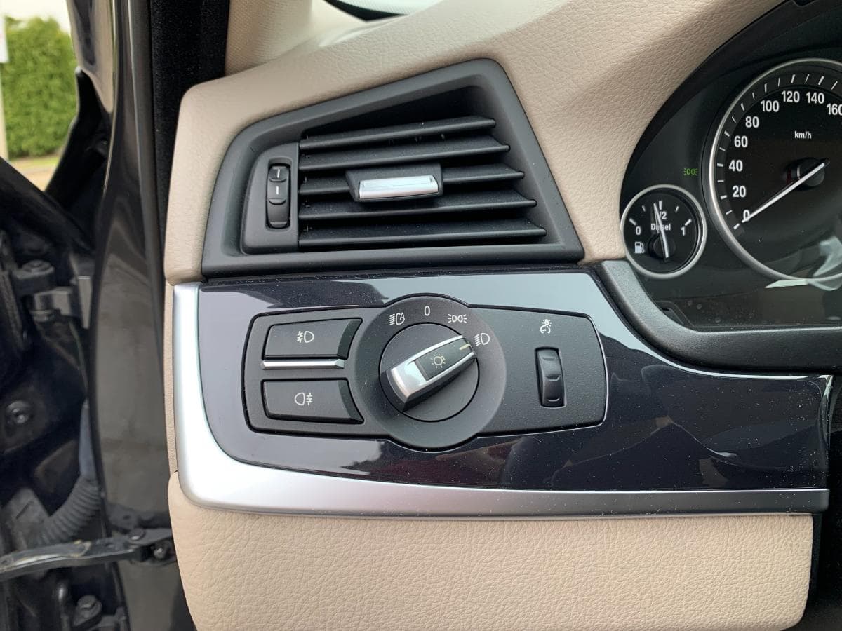 BMW 530D Touring · Ano 2010 — imagem 24
