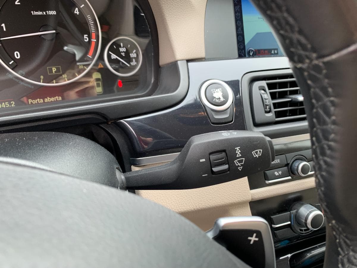 BMW 530D Touring · Ano 2010 — imagem 26
