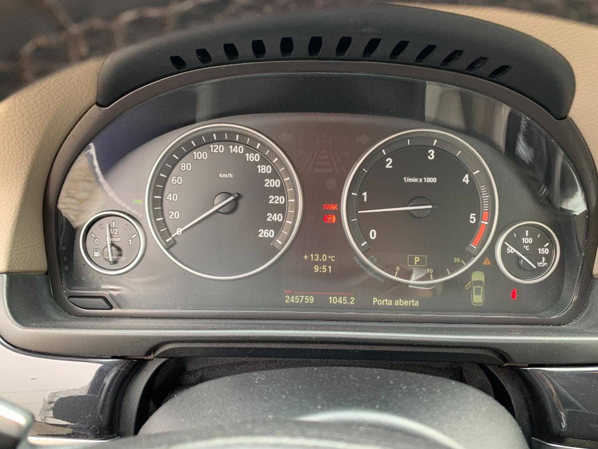 BMW 530D Touring · Ano 2010 — imagem 28