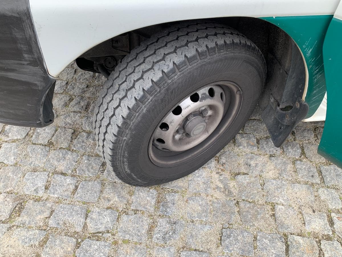 Mitsubishi L400 2500TD · Ano 1997 — image 11