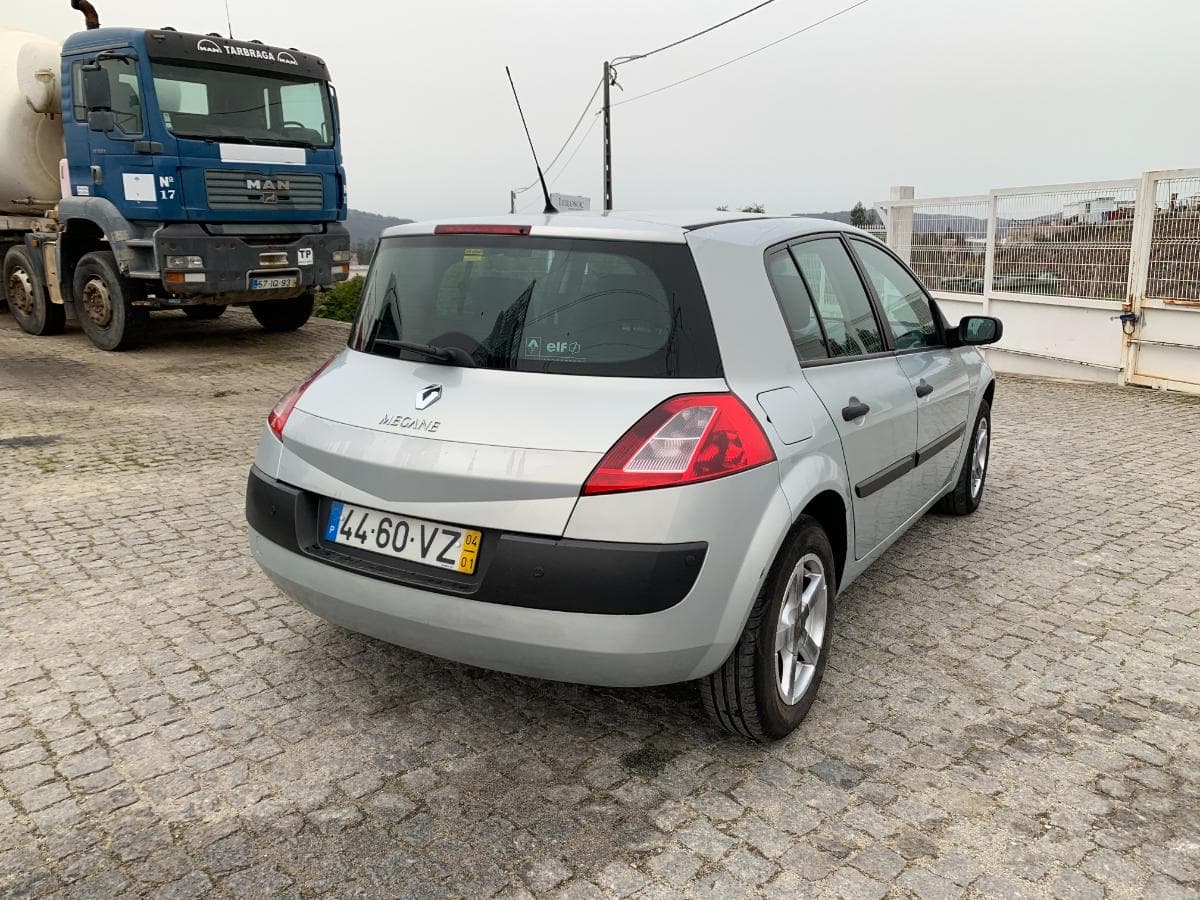 Renault Mégane 1.5 DCI · Ano 2004 — imagem 6