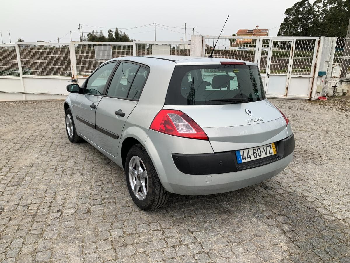Renault Mégane 1.5 DCI · Ano 2004 — imagem 4