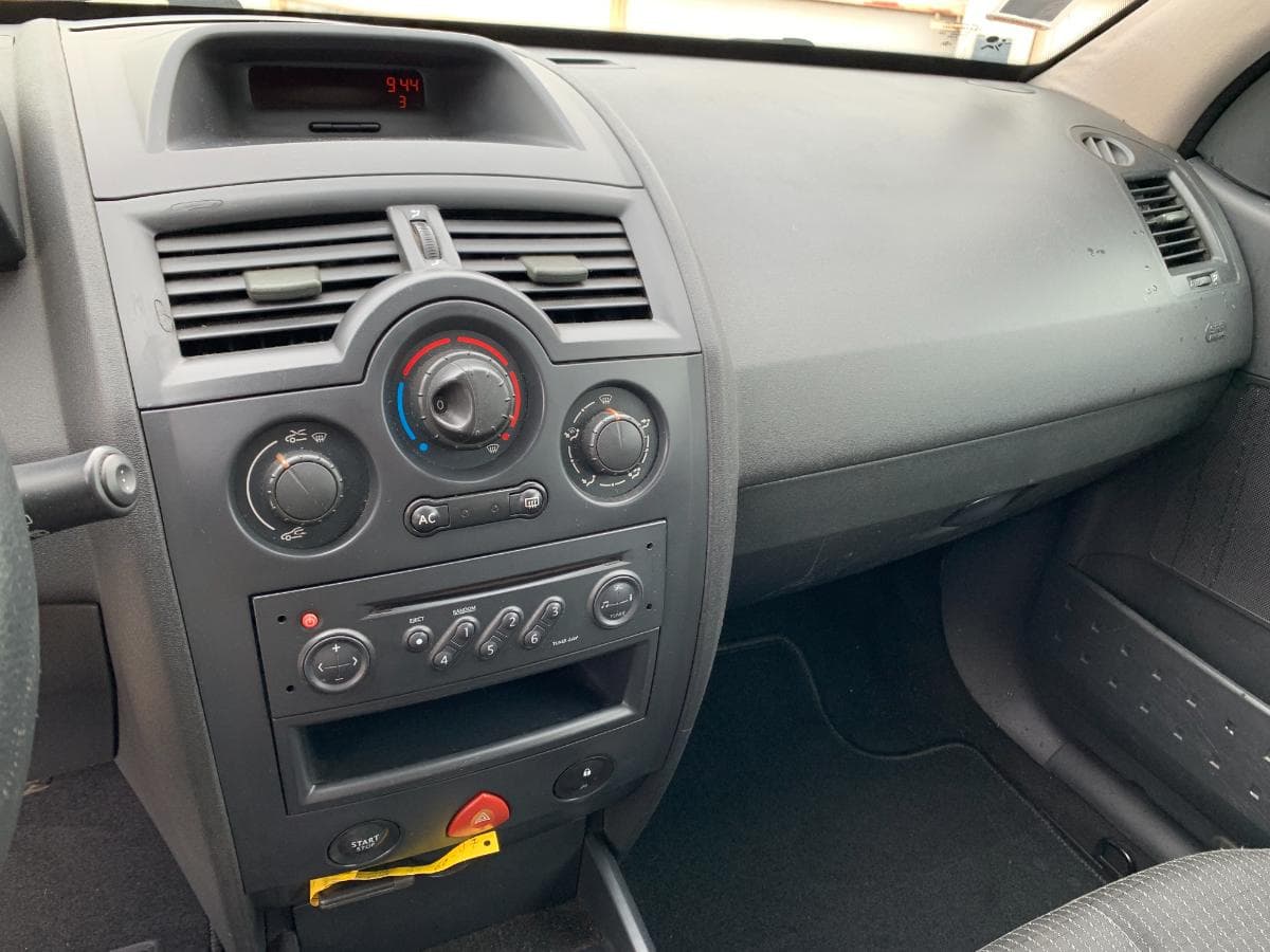 Renault Mégane 1.5 DCI · Ano 2004 — imagem 20