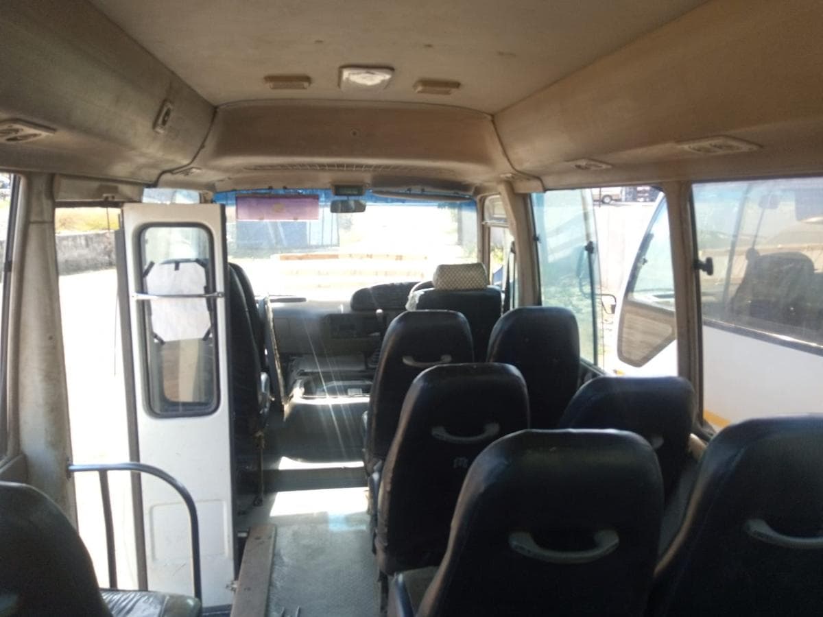 Toyota Coaster · — image 3
