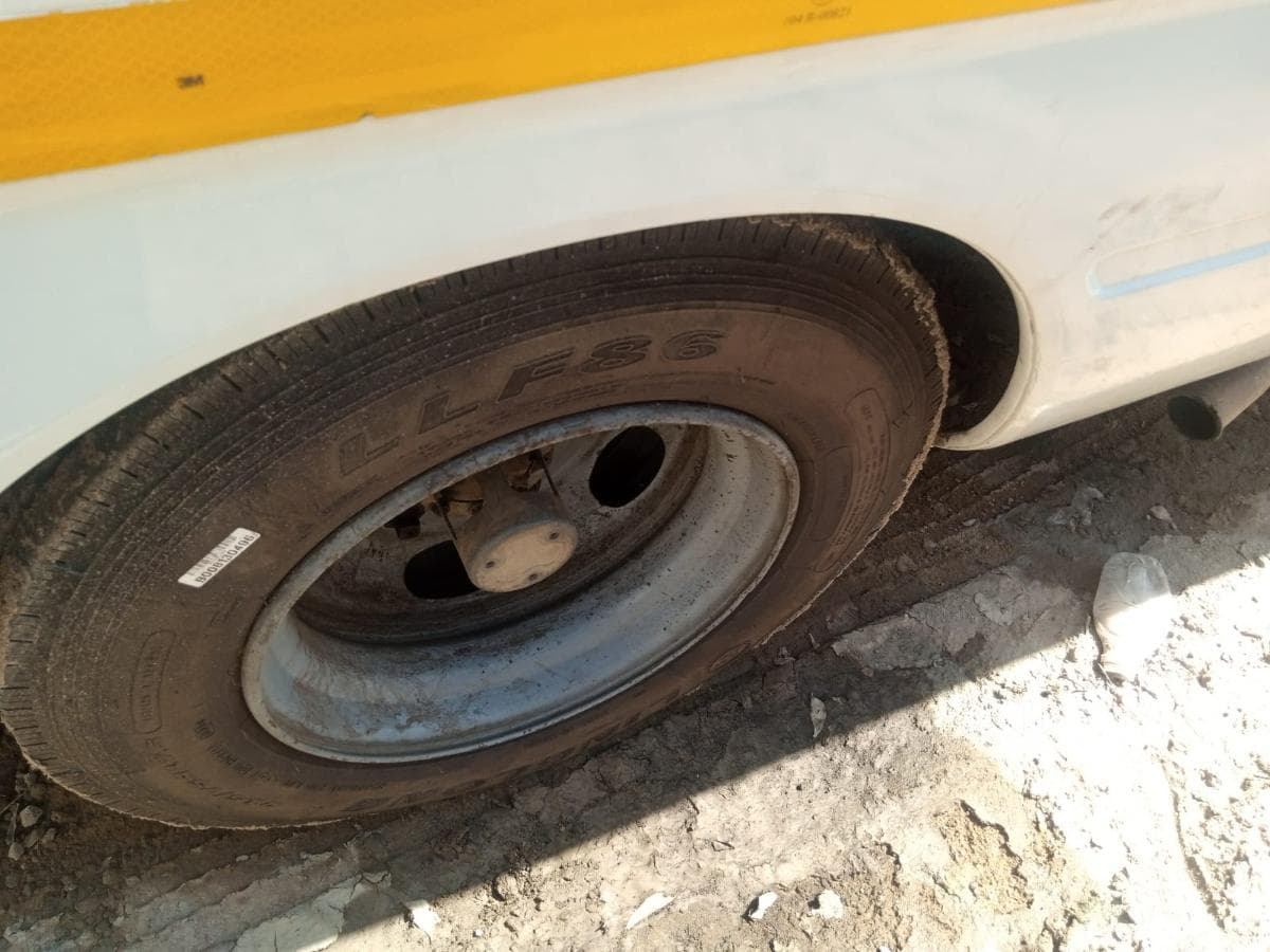 Toyota Coaster · — image 10