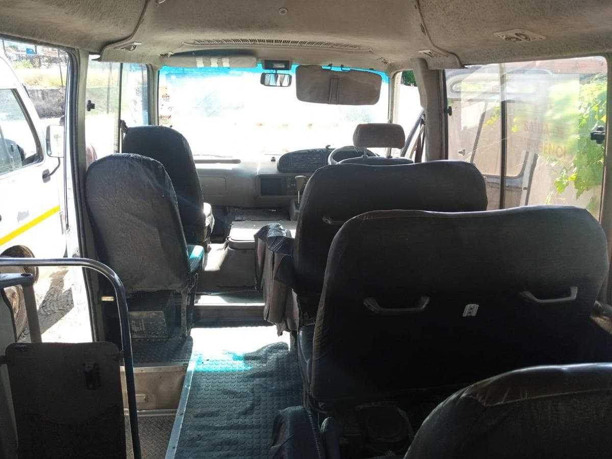 Toyota Coaster · — imagem 4