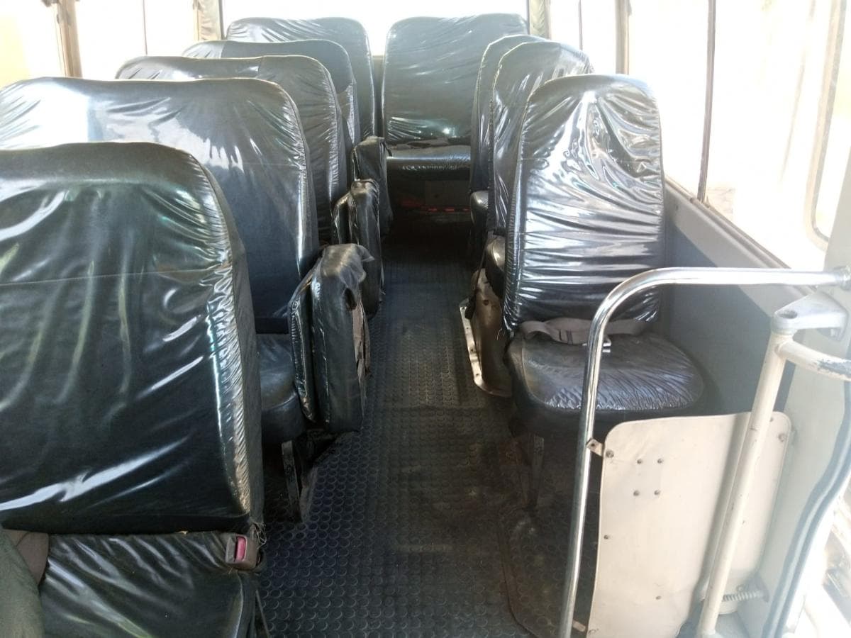 Toyota Coaster · — imagem 6
