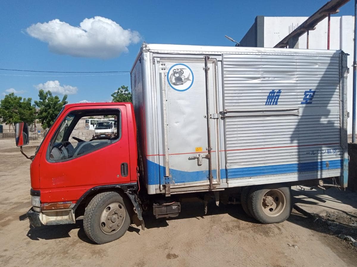 Mitsubishi Canter · — imagem 3