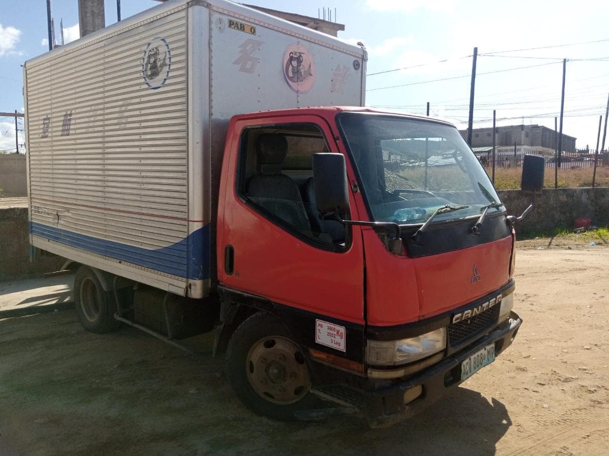 Mitsubishi Canter · — imagem 2