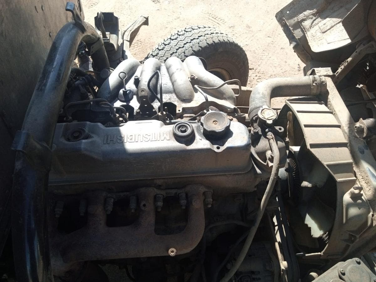 Mitsubishi Canter · — imagem 16